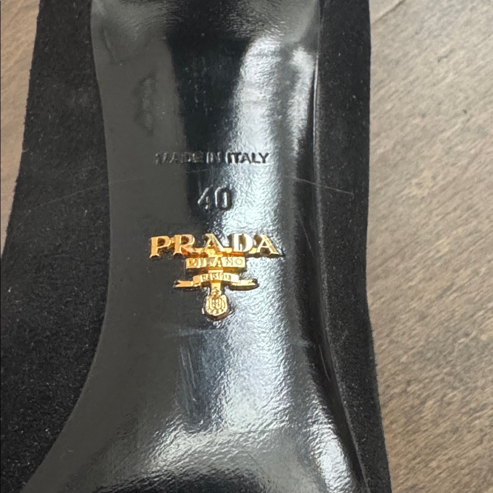 Gorgeous Prada Black Suede Platform Pumps - Picture 9 of 9